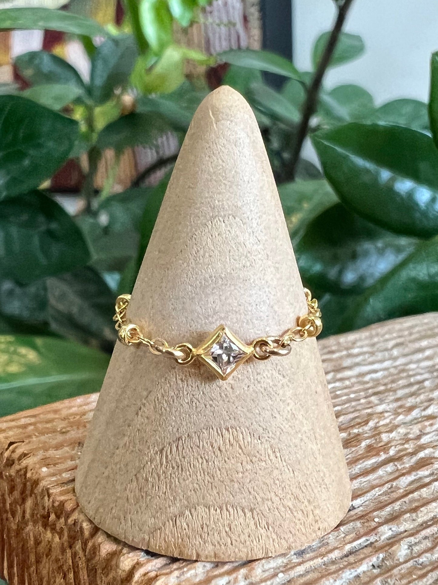 Birthstone Chain Ring Diamond Shape