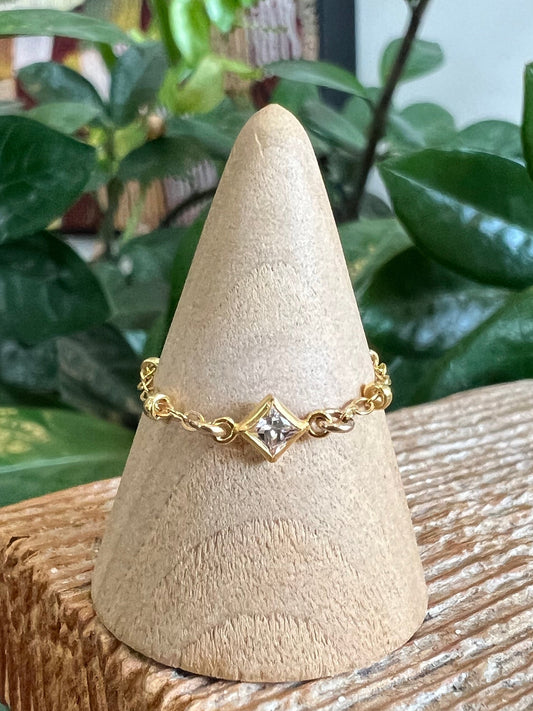 Birthstone Chain Ring Diamond Shape